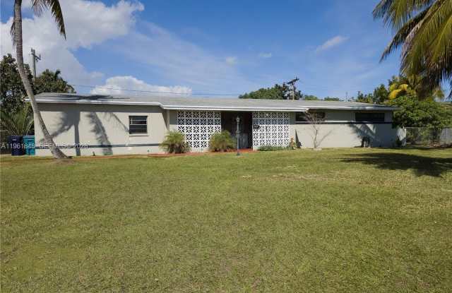 10901 SW 178th Ter photos photos