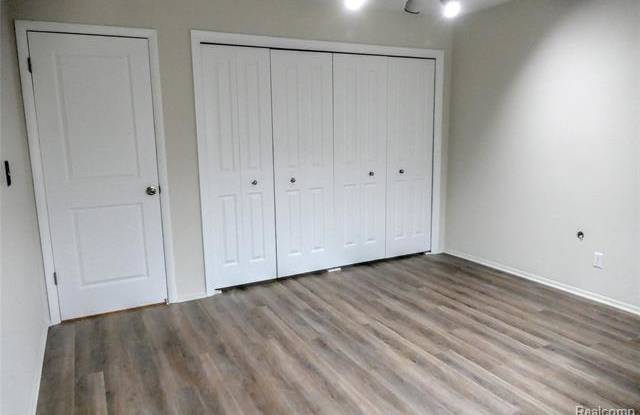 810 PLATE ST UNIT 203 Gallery 3