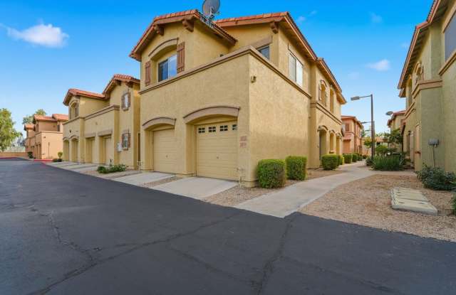 Bright 3-Bed Townhouse in Quiet Gated Community Near ASU photos photos
