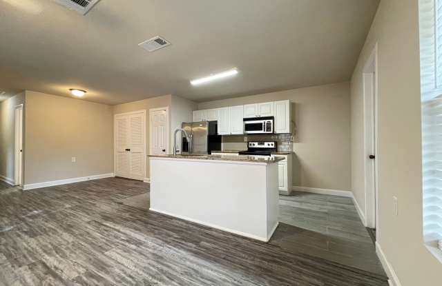 Duplex by the Lake Gallery 3
