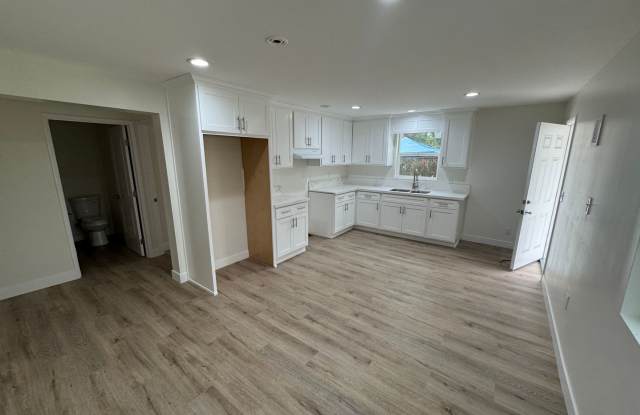 1440 E 48th PL photos photos