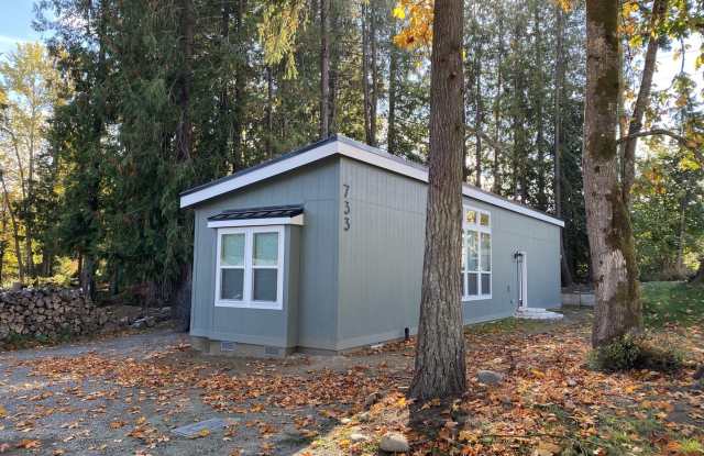 733 1/2 West 16th St., Port Angeles, WA 98363 - 733 1/2 West 16th Street, Port Angeles, WA 98363