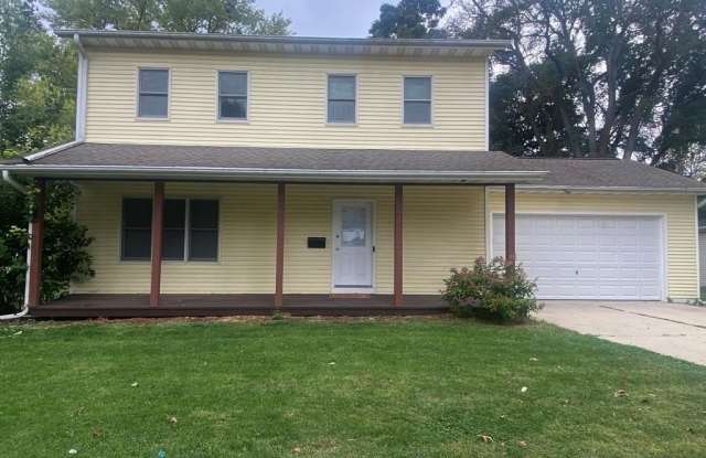 350 S Cottage Street - 350 South Cottage Street, Whitewater, WI 53190