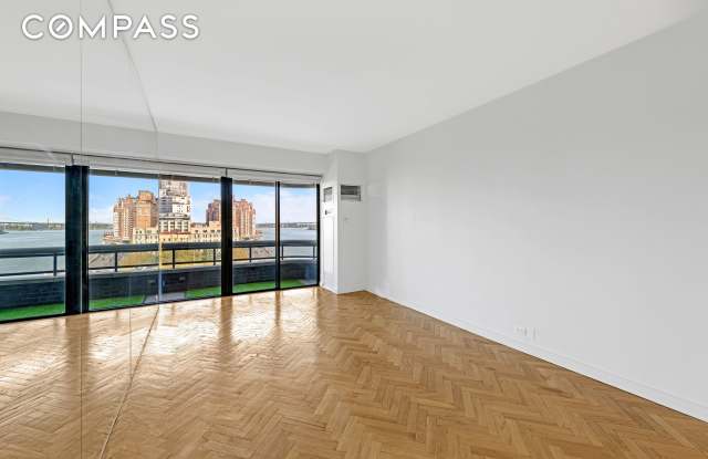 530 East 76th Street Gallery 4