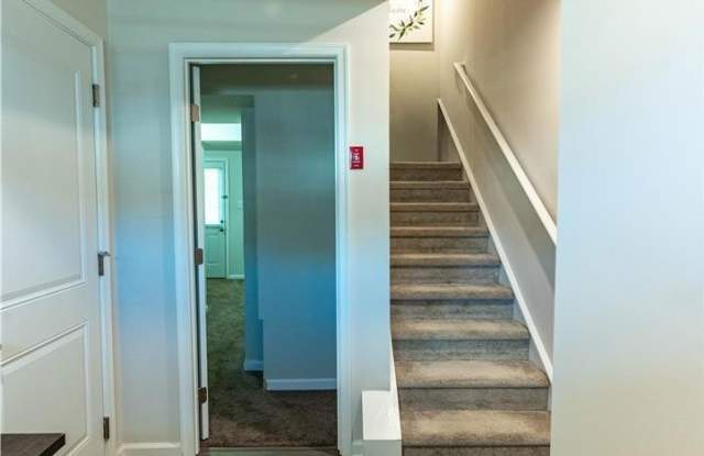 2108 Cross Country Road Gallery 4