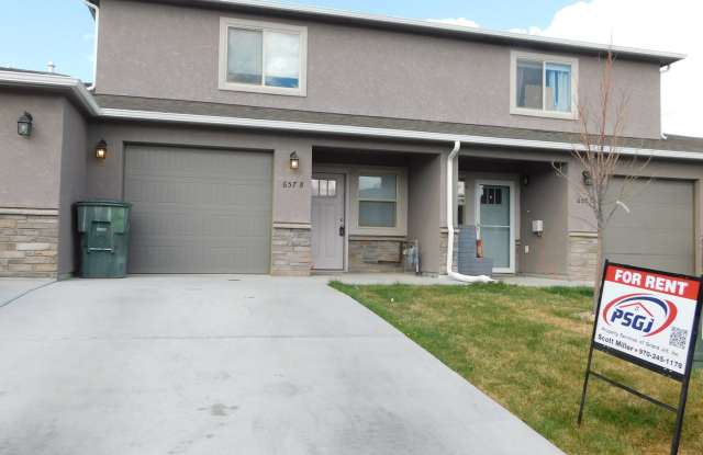 Townhome Near Shopping photos photos