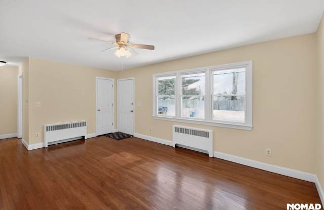 Charming 4BR House in Toms River photos photos