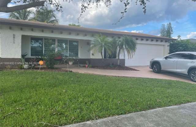 8811 NW 8th St - 8811 Northwest 8th Street, Pembroke Pines, FL 33024