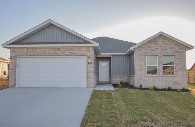 Nice 3 bedroom 2 bath home located right Farmington! photos photos