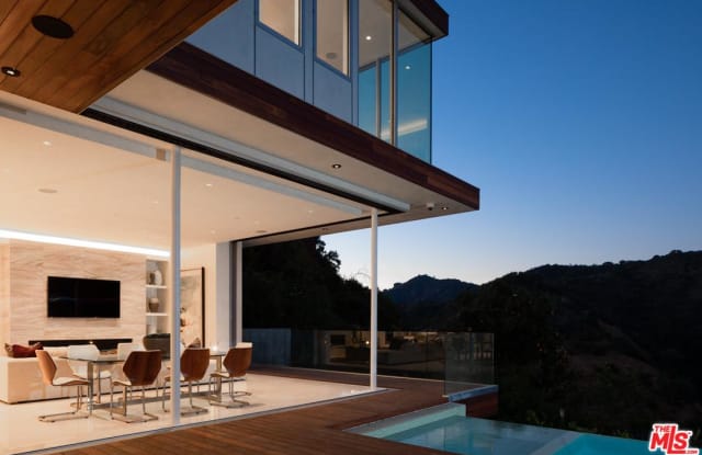 10471 SANDAL - 10471 Sandall Lane, Los Angeles, CA 90077
