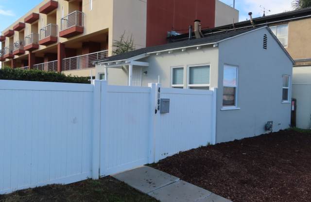 Updated One Bedroom House in North Park / Normal Heights Gallery 3