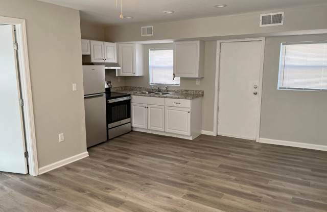 1 Bedroom with Garage in Alton Gallery 3