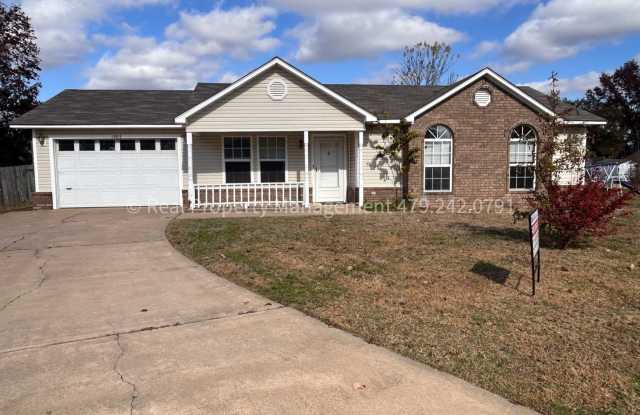 Rent ready! Greenwood Home 3 Bed 1 Bath 2 car garage - 1805 Cherrybark Bend, Greenwood, AR 72936
