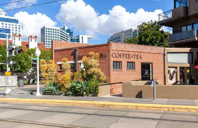 Sophisticated Urban Living in the Heart of San Diego’s Marina District Gallery 3