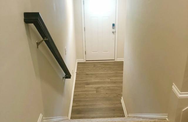 Gorgeous 4 Bedroom Townhouse in Bowie! Gallery 4