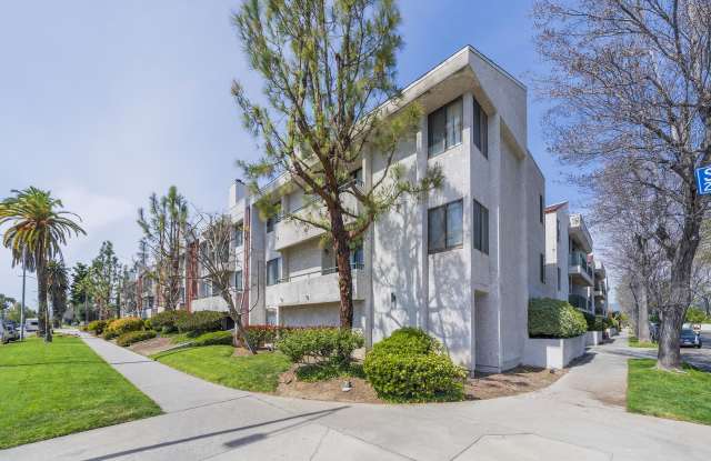 7211 Cozycroft Avenue - 1#23 Gallery 3