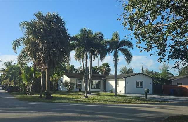 2900 SW 16th St photos photos