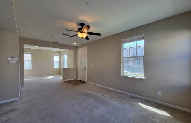 820 Blossom Rock Ln Gallery 2