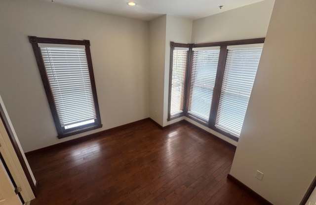 Private Room and Bathroom in Little Italy - $1700 Gallery 3