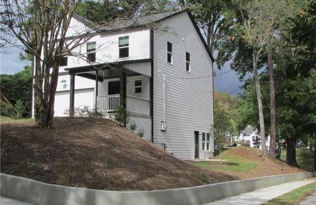 2367 Summit Avenue NW Gallery 2