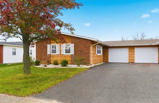 52 Darley Circle - 52 Darley Circle, Ocean County, NJ 08724