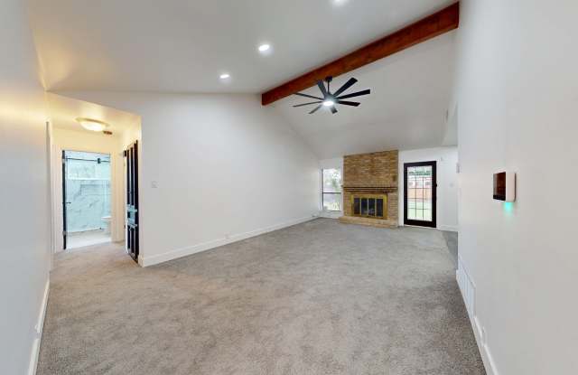 318 Renee Drive Gallery 3