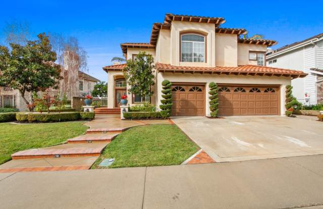 COMING SOON: Spacious 4 bedroom 3 bath with bonus room and 3 car garage photos photos
