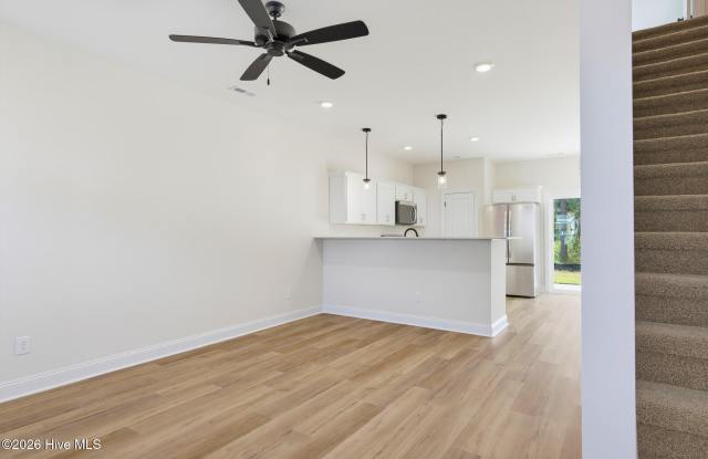 727 Cross Bridge Way Gallery 2