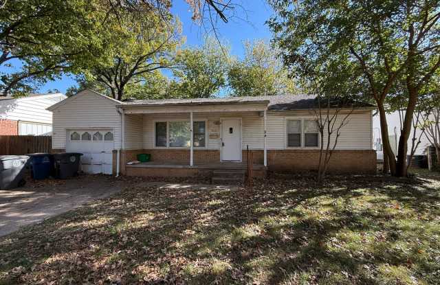 UPGRADED Great Location Large Yard 3 bedroom, FENCED YARD photos photos