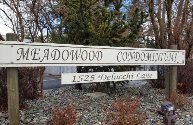 VERY NICE 2 BED/1 BATH 2ND FLOOR CONDO - NEW PAINT AND VINYL FLOORING THROUGHOUT photos photos