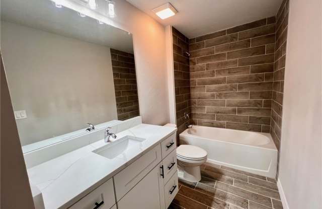 2706 56th Street W Gallery 3