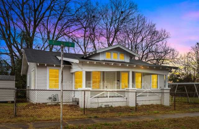 617 7th Street West photos photos