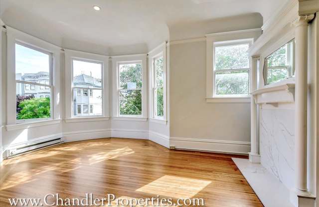 Bright & Sunny 2 Bedroom Flat with On-Site Laundry | Small Bonus Space photos photos Bright & Sunny 2 Bedroom Flat with On-Site Laundry | Small Bonus Space photos photos