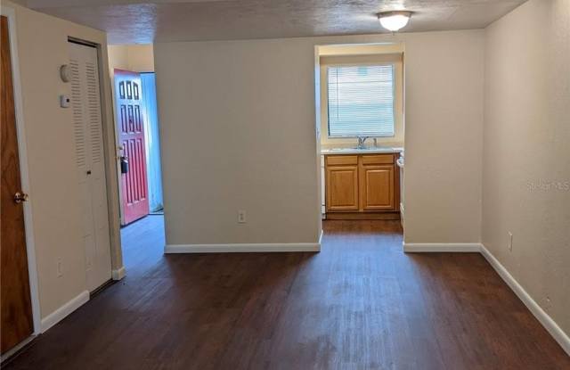 4123 SW 15TH Place Gallery 2