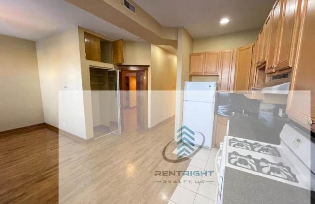 1357 N Ashland photos photos