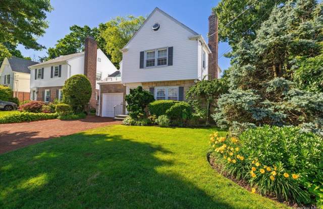108 Muirfield Road photos photos
