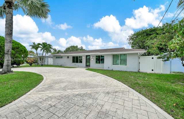 2432 SE 13th St photos photos