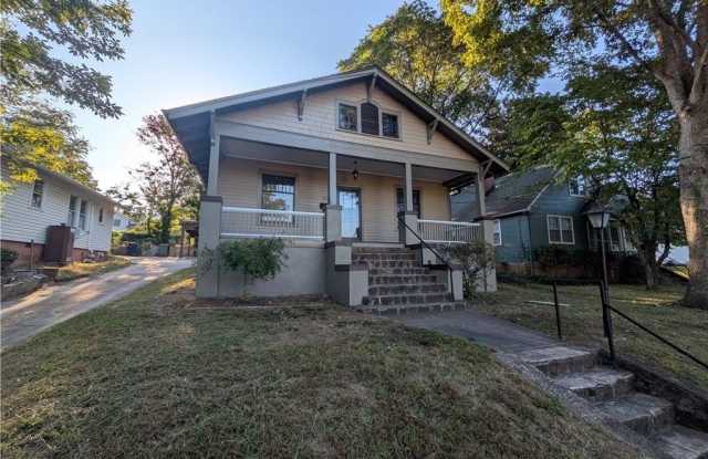 817 Hutton Street Gallery 2