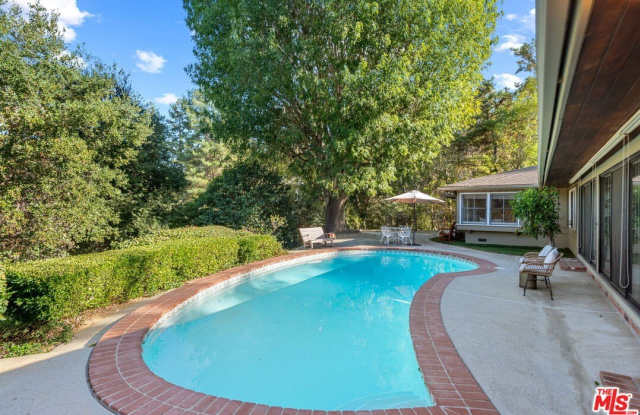 3525 MOUND VIEW AVE - 3525 Mound View Avenue, Los Angeles, CA 91604