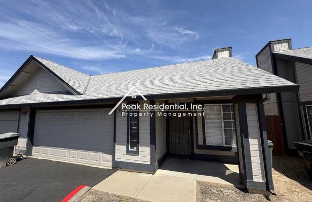 Updated 2bd/2ba Sacramento Duplex Gallery 3