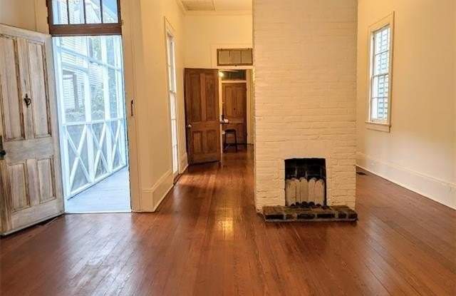 1212 GENERAL PERSHING Street Gallery 3