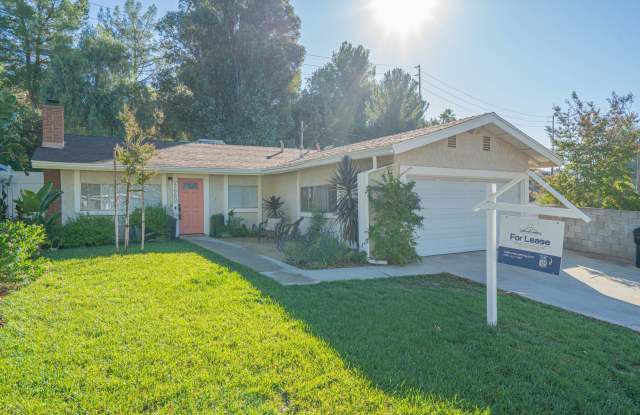 3-Bedroom Home with Dog Run and Private Yard in Santa Clarita! - 27660 Santa Clarita Road, Santa Clarita, CA 91350
