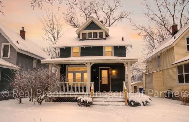 3 Bedroom 1 Bath Home in Midtown GR – Fully Fenced Yard photos photos