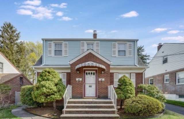 257 Luddington Ave photos photos