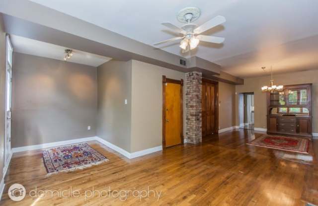 828 West Buckingham Place - 828 West Buckingham Place, Chicago, IL 60657