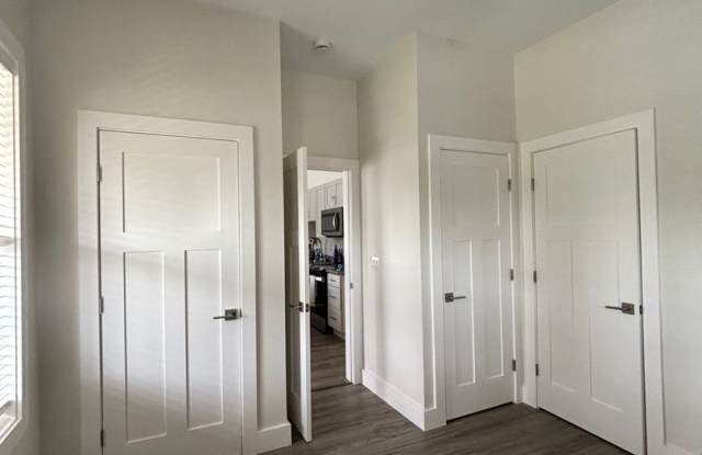 Charming 1BR Duplex in Schuylerville photos photos