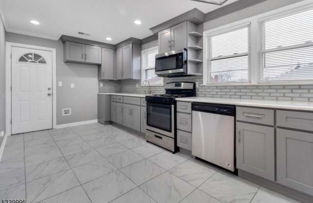 1133 W Chestnut St - 1133 West Chestnut Street, Union County, NJ 07083