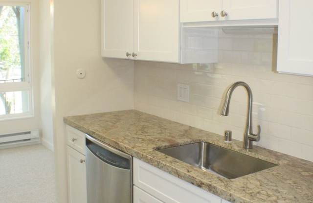 Stunning, large 1 bedroom at Woodlake photos photos