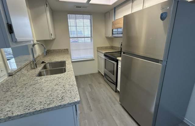 329 Berry Street - 202 Gallery 4