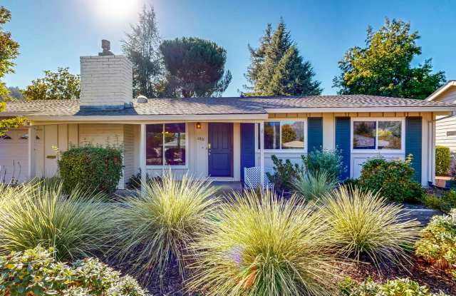 Bright & Well Maintained Two Bedroom Two Bath with office Large yard and Two Car Garage Gallery 4
